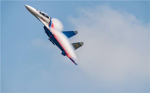 战机腾空